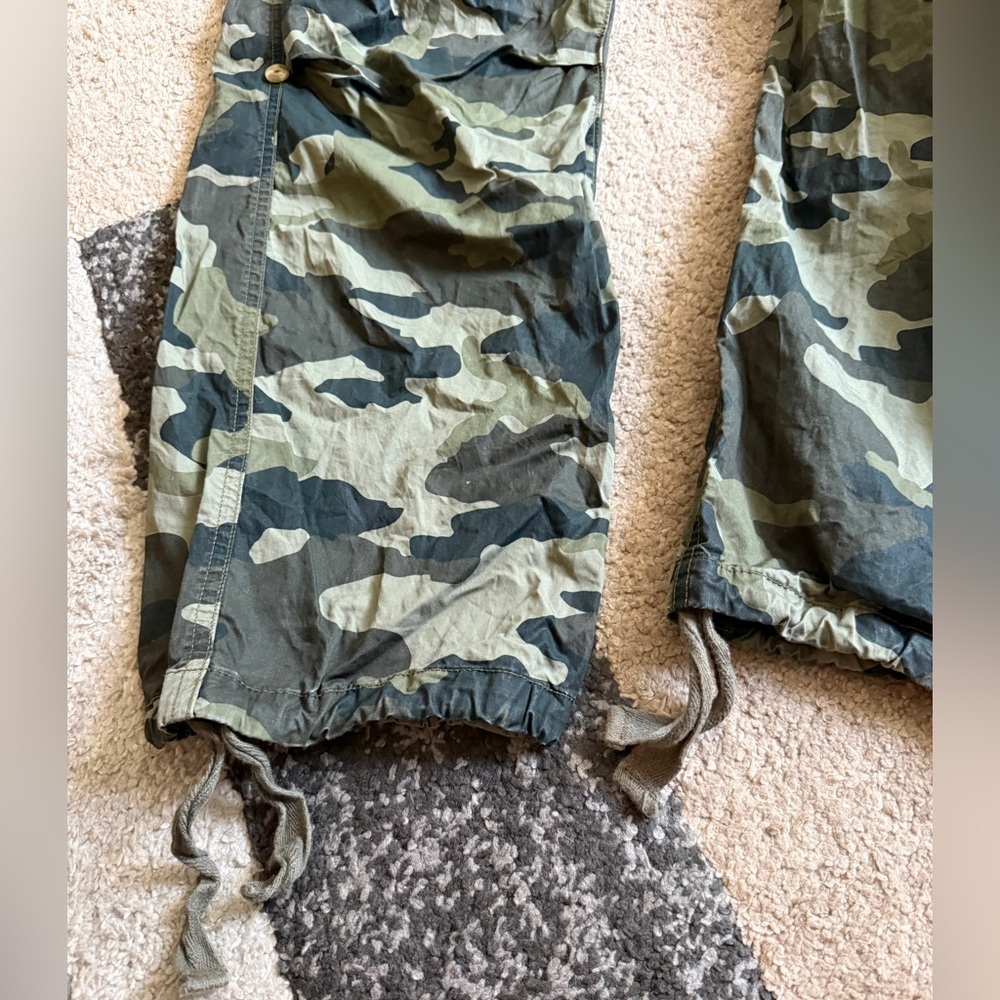 Sean John Green Camouflage Cargo Pants- Size 42 - Picture 7 of 11